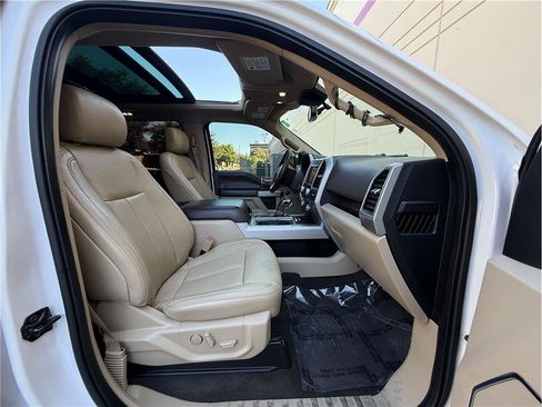 Used 2018 Ford F150 Lariat w/ Equipment Group 502A Luxury AWD/4WD image 13