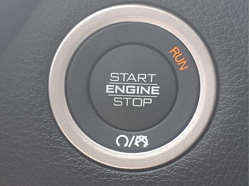 Used 2026 RAM 2500 Laramie AWD/4WD image 15