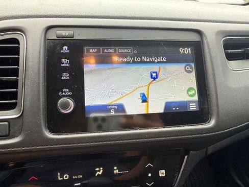 Used 2020 Honda HR-V Touring image 3
