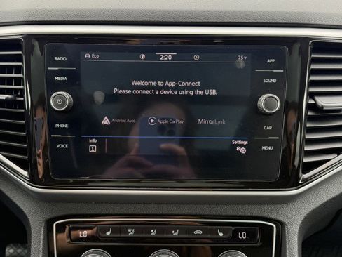 Certified 2022 Volkswagen Atlas SE image 16