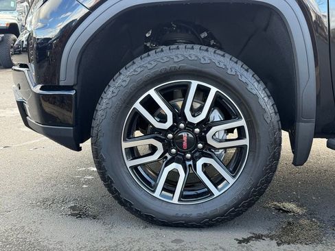Used 2025 GMC Sierra 1500 AT4 w/ AT4 Premium Package image 9