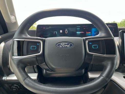 Used 2025 Ford Expedition Max Active AWD/4WD image 26