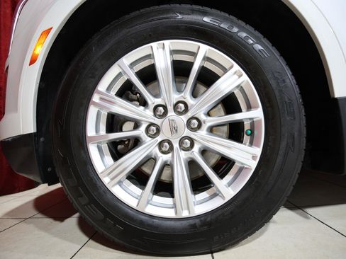 Used 2019 Cadillac XT5 FWD image 7