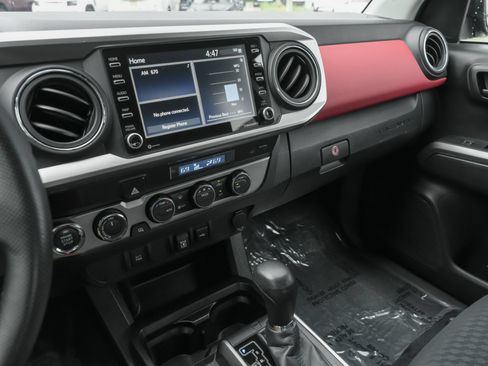 Used 2023 Toyota Tacoma SR5 AWD/4WD image 10
