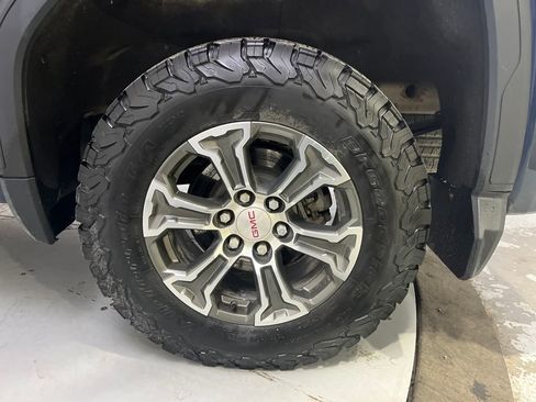 Used 2021 GMC Sierra 1500 SLT w/ SLT Convenience Package image 14