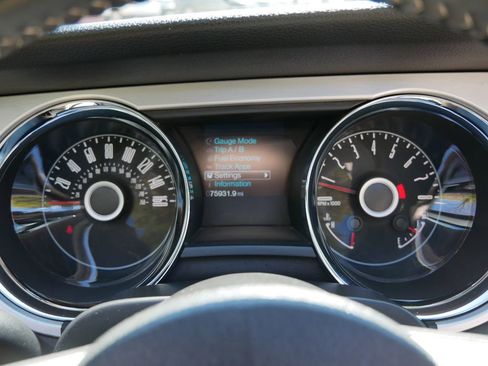 Used 2014 Ford Mustang Premium RWD image 20