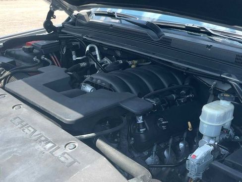 Used 2019 Chevrolet Suburban LT AWD/4WD image 11