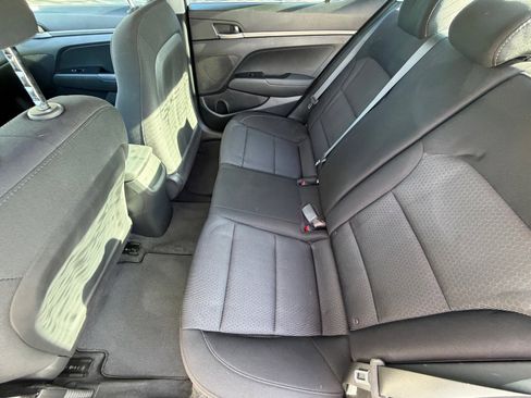 Used 2018 Hyundai Elantra SE FWD image 13