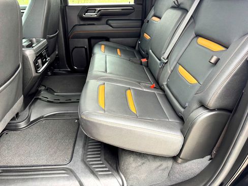 Used 2024 GMC Sierra 2500 AT4 w/ AT4 Preferred Package image 20