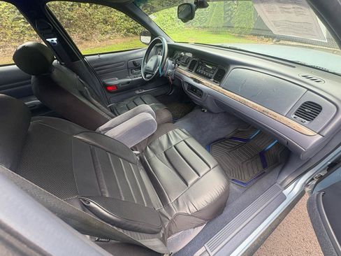 Used 1999 Ford Crown Victoria LX RWD image 13