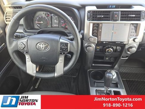 Used 2020 Toyota 4Runner SR5 Premium w/ Moonroof Package AWD/4WD image 29