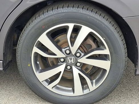 Certified 2024 Honda Odyssey Touring image 32