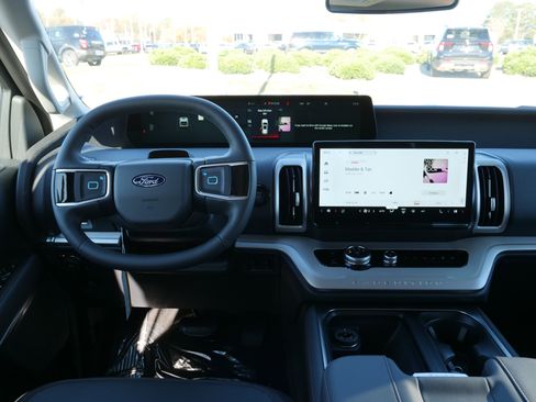 New 2025 Ford Expedition Max Active image 21