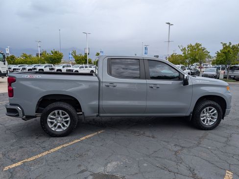 Used 2024 Chevrolet Silverado 1500 LT AWD/4WD image 6