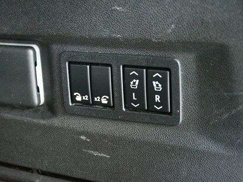 Used 2021 GMC Yukon Denali w/ Denali Premium Package image 84