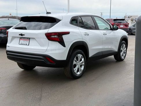 Used 2024 Chevrolet Trax LS image 4