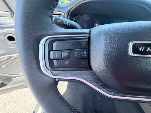 Used 2024 Jeep Wagoneer Series II w/ Flexible Seating Group RWD image 15