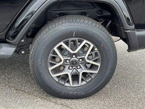 New 2026 Jeep Wrangler Unlimited Sahara AWD/4WD image 12