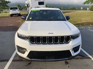 Used 2024 Jeep Grand Cherokee Laredo w/ Luxury Tech Group I AWD/4WD video 2