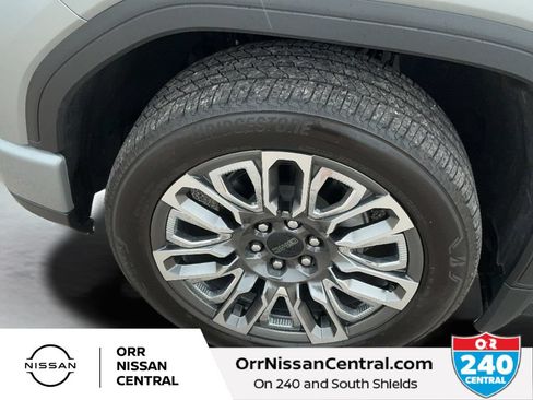Used 2024 GMC Sierra 1500 Denali Ultimate AWD/4WD image 9