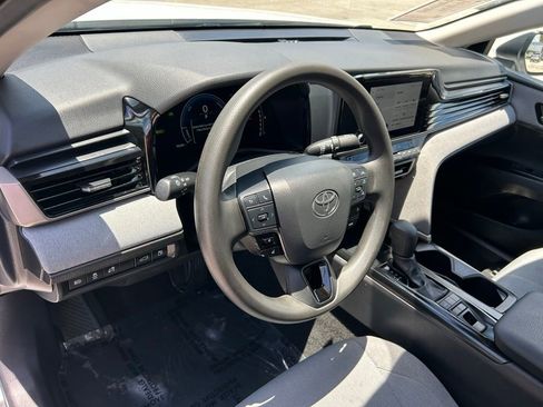 Used 2025 Toyota Camry LE FWD image 21