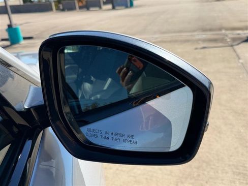 Used 2019 Jaguar F-PACE S image 19