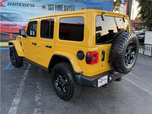 Used 2019 Jeep Wrangler Unlimited Sahara w/ Quick Order Package 24M Moab AWD/4WD image 12