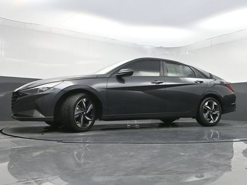 Used 2023 Hyundai Elantra SEL w/ Convenience Package FWD image 28