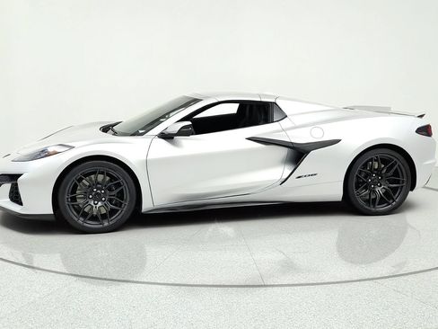 New 2026 Chevrolet Corvette Z06 w/ Battery Protection Package RWD image 2