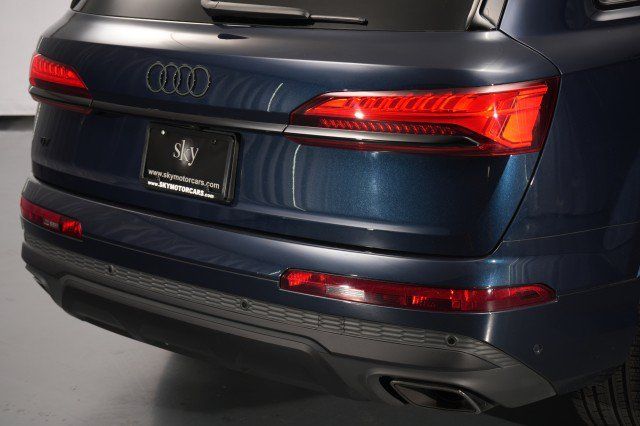 Used 2025 Audi Q7 2.0T Premium Plus w/ Premium Plus Package AWD/4WD image 11