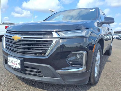 Used 2022 Chevrolet Traverse LS image 11