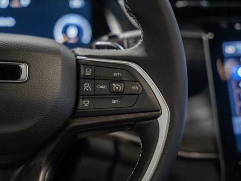 New 2025 Jeep Grand Cherokee L Limited w/ Luxury Tech Group II image 28