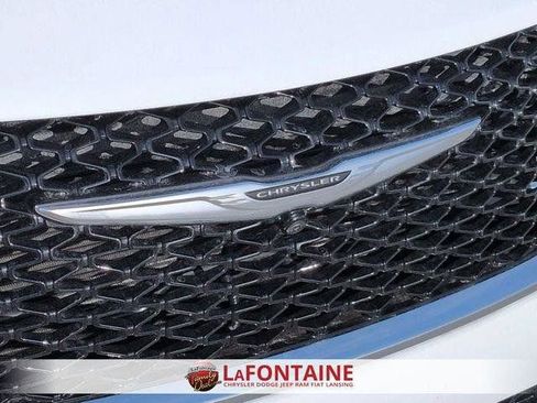 New 2026 Chrysler Pacifica Select FWD image 9