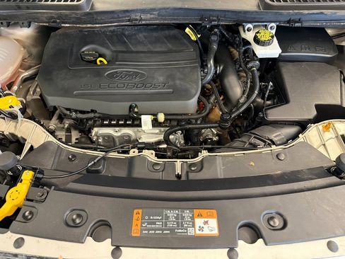 Used 2018 Ford Escape SE image 22