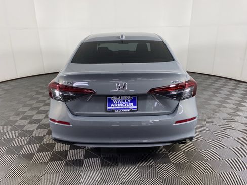 Used 2025 Honda Civic Sport image 31