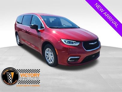 New 2026 Chrysler Pacifica Select