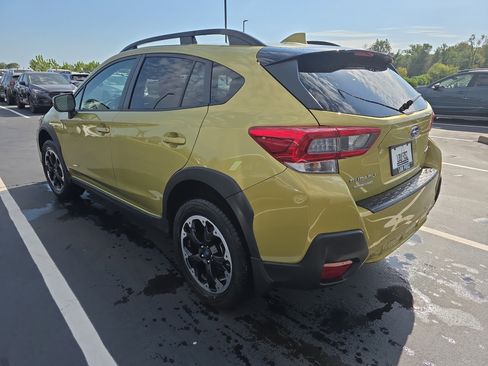 Used 2023 Subaru Crosstrek 2.0i Premium image 3