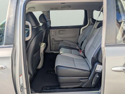 Used 2021 Kia Sedona EX image 35