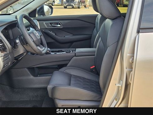 New 2026 Nissan Rogue Platinum image 11