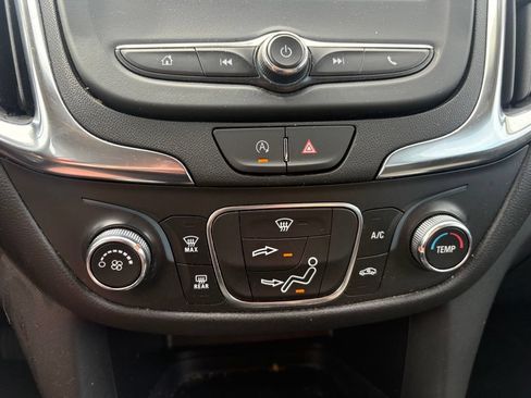 Used 2023 Chevrolet Equinox LT AWD/4WD image 16