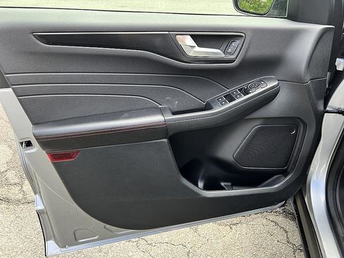 Used 2022 Ford Escape SEL w/ SEL Stealth AWD Package image 11