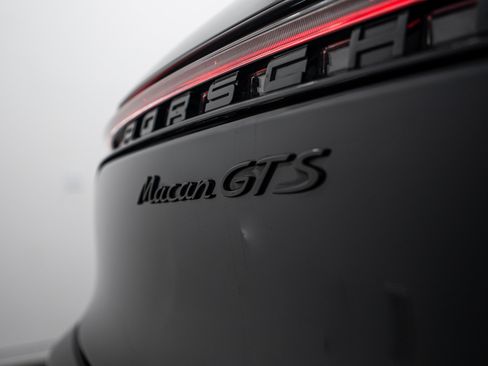 Used 2022 Porsche Macan GTS w/ Premium Package Plus AWD/4WD image 27