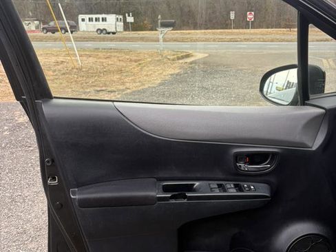 Used 2012 Toyota Yaris SE image 10