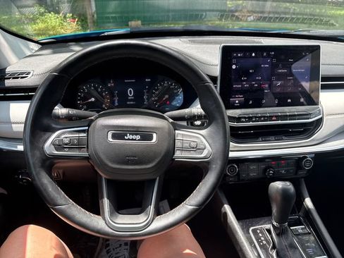 Used 2022 Jeep Compass Limited w/ Sun and Sound Group AWD/4WD image 10