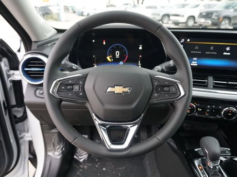 New 2026 Chevrolet Trax LT w/ Sunroof Package image 23