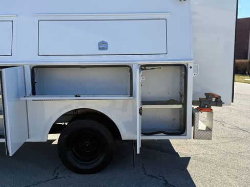 Used 2019 Freightliner Sprinter 3500 w/ Premium Package RWD image 9