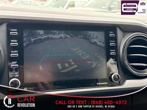 Used 2020 Toyota Tacoma TRD Sport w/ Blackout Package AWD/4WD image 13