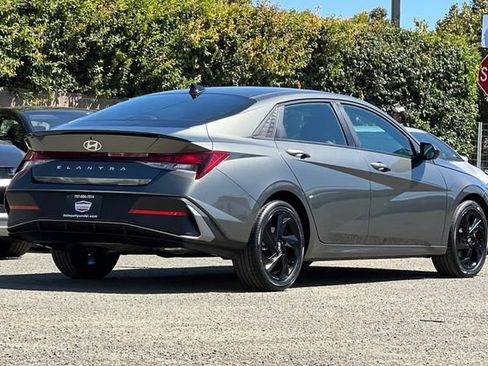 New 2026 Hyundai Elantra SEL Sport FWD image 6