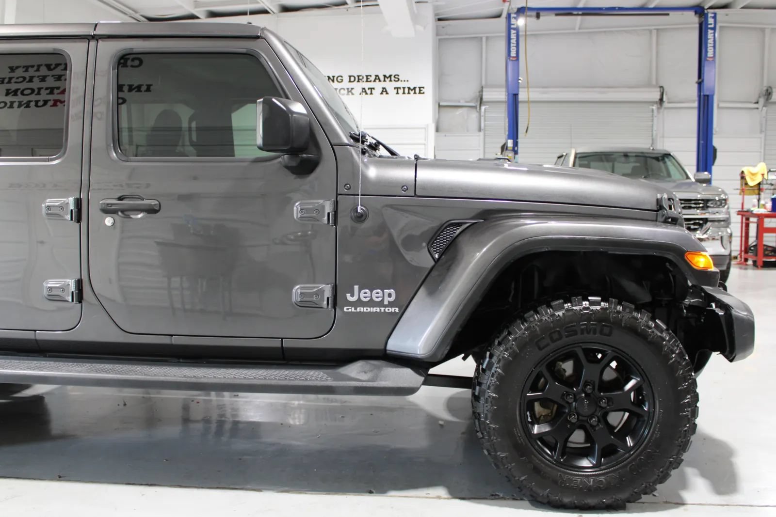 Used 2021 Jeep Gladiator Overland w/ Popular Equipment Package AWD/4WD image 14