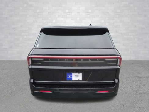 Used 2025 Lincoln Navigator Reserve w/ Jet Appearance Package AWD/4WD image 6